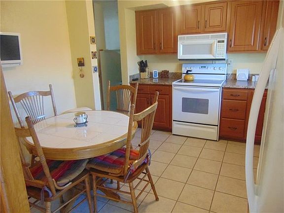 4th image of 606 Steck St