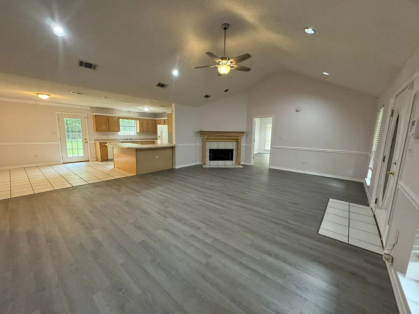 3 Bedroom 2 Bath Dawes Rd Area — Photo 2