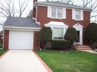 7426 Kildare Ave, Skokie, IL 60076