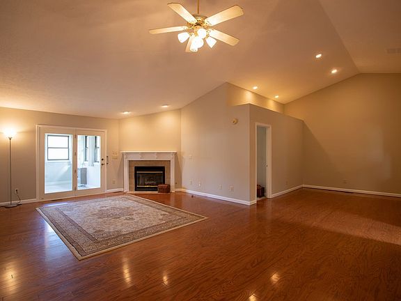 2nd image of 1115 E Berkshire Ct