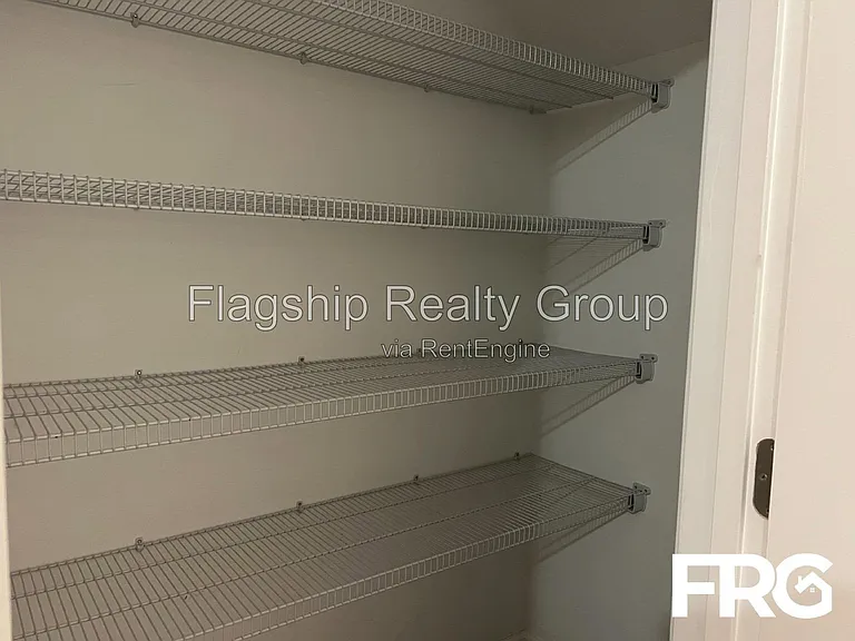 491 Fallingbrook Dr — Photo 12