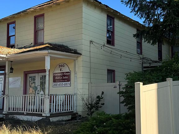 5th image of 205 E Indiana Ave