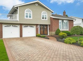 263 Bayview Ave, Massapequa, NY