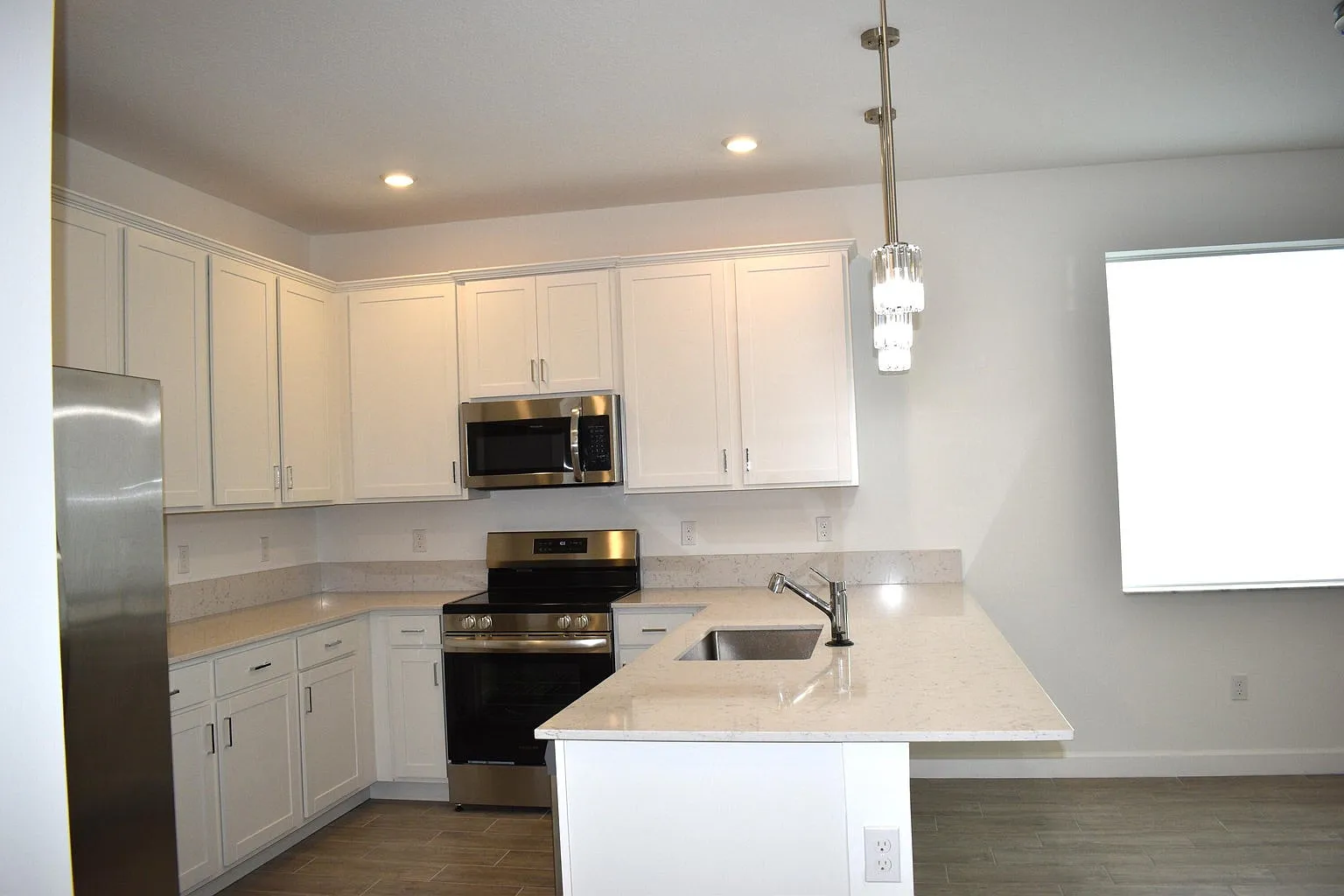 2 bed, 1410 sqft, $3,600 — Photo 3