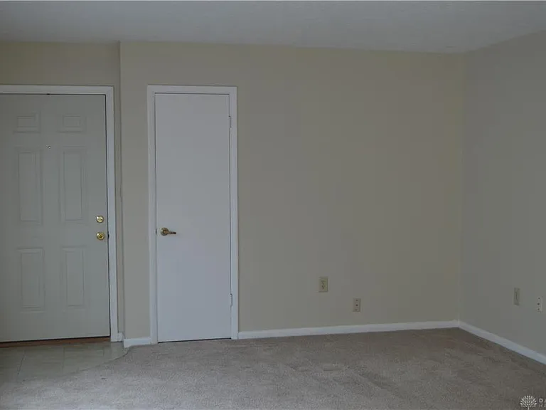 1217 Robbins Run Ct — Photo 3