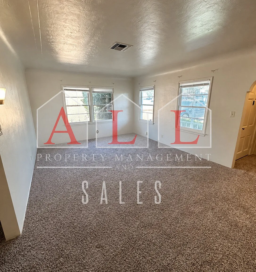 3 bed, 2.0 bath, 1351 sqft, $1,995 — Photo 3