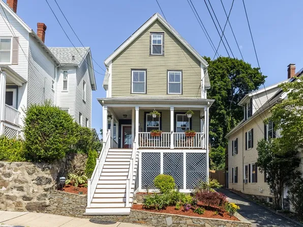 87 Pine St, Malden, MA 02148