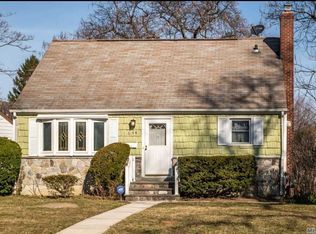 1654 Wesley Ave #1654, Merrick, NY 11566