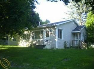 1028 N Saginaw St, Lapeer, MI