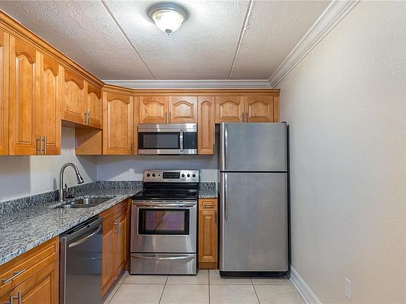 5th image of 5221 S Bayshore Blvd #31