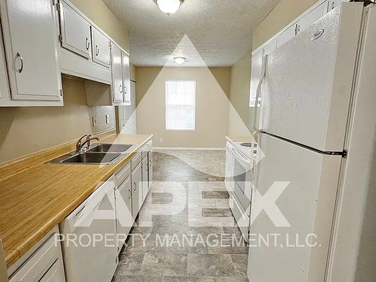 9148 Cedarpark Ln #D — Photo 6