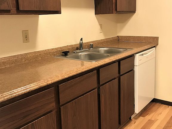 Dishwasher, Quartz-look Counters