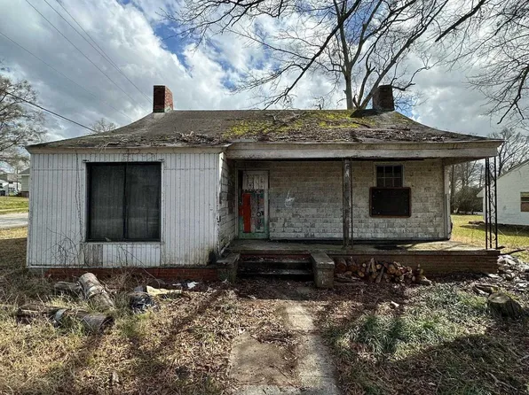 306 N Marion St, Joanna, SC 29351