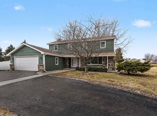 3002 N Maple Tree Ln, Wadsworth, IL 60083