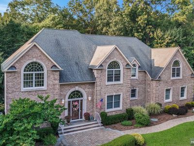 24 Candlelight Rd, Ramsey, NJ, 07446