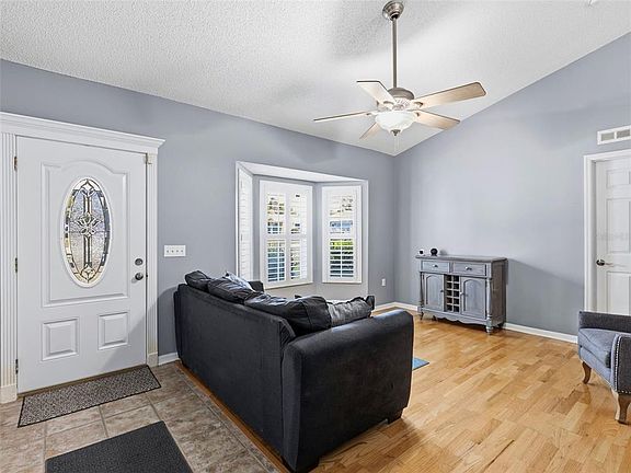 5th image of 13389 Brewster Rd