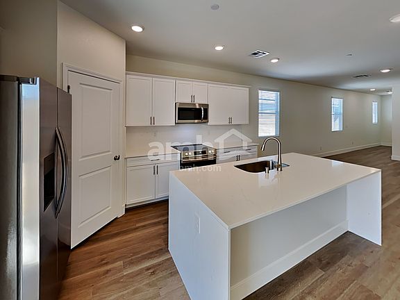 3rd image of 517 Silverbell Falls Pl