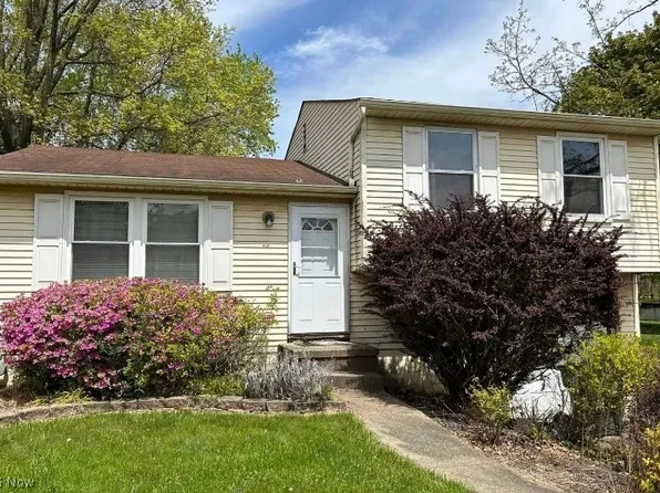 4945 Piccadilly St SW, Canton, OH 44706