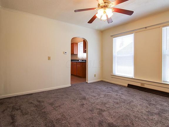 5th image of 182 N Grand Ave