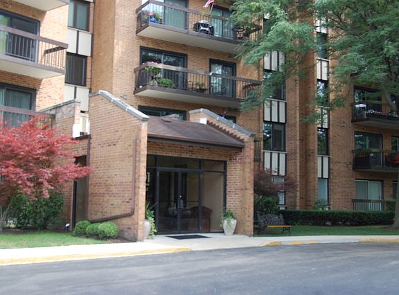 2nd image of 601 Lake Hinsdale Dr APT 206