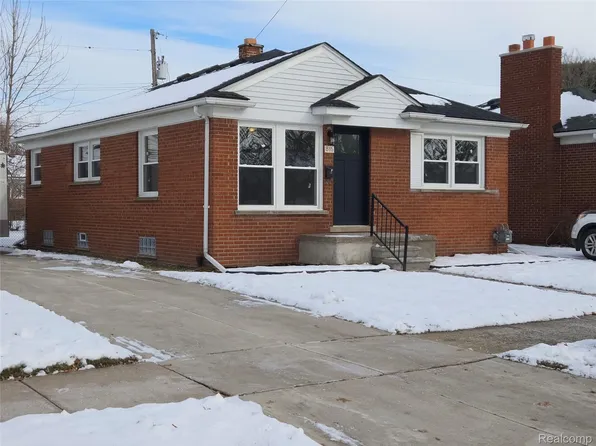 816 London Ave, Lincoln Park, MI 48146