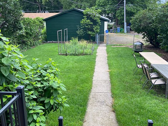 3rd image of 2842 Taylor St NE