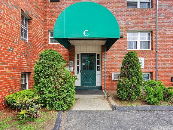 2nd image of 1304 Elm St APT 3C