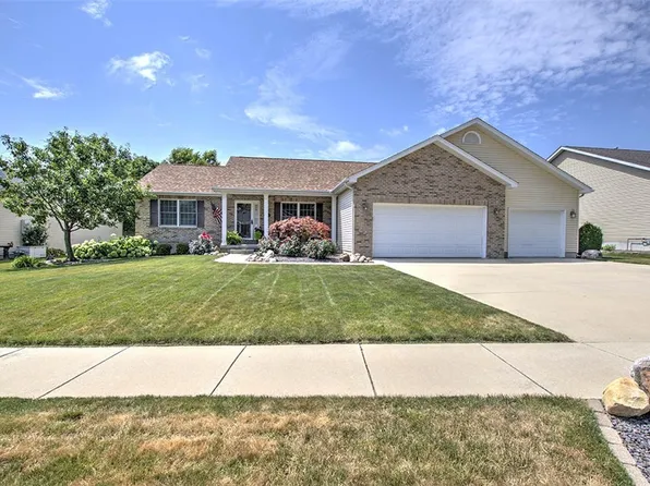135 Covington Ave, Mt Zion, IL 62549