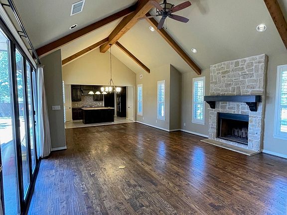 3rd image of 2729 Clarendon Dr