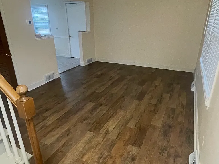635 Sunset Ln — Photo 2