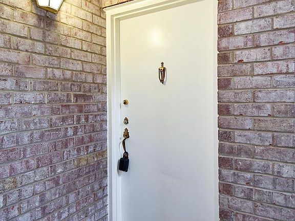 2nd image of 728 Quince Orchard Blvd APT 102