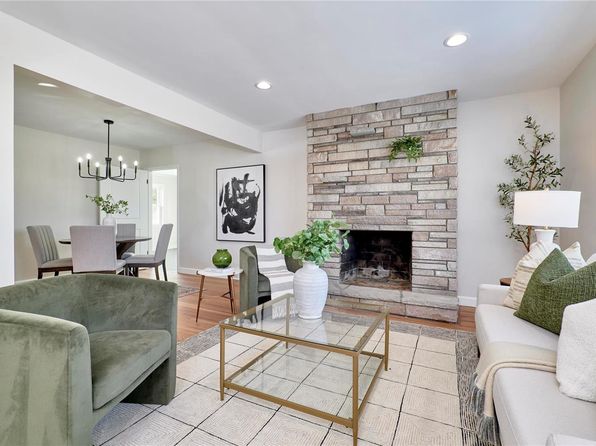 8634 Mayflower Ct, Saint Louis, MO 63132
