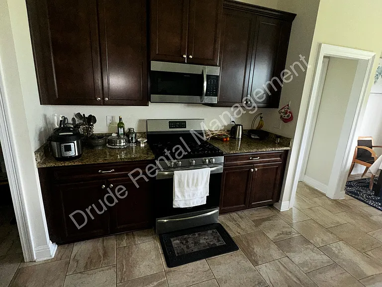 20340 Thornwood Dr — Photo 8