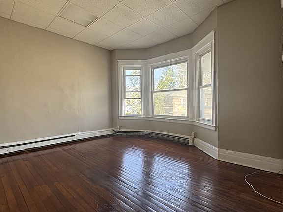 3rd image of 230-232 Quail St #2F