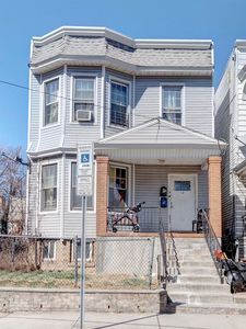 13 Bayside Pl, Jersey City, NJ, 07305