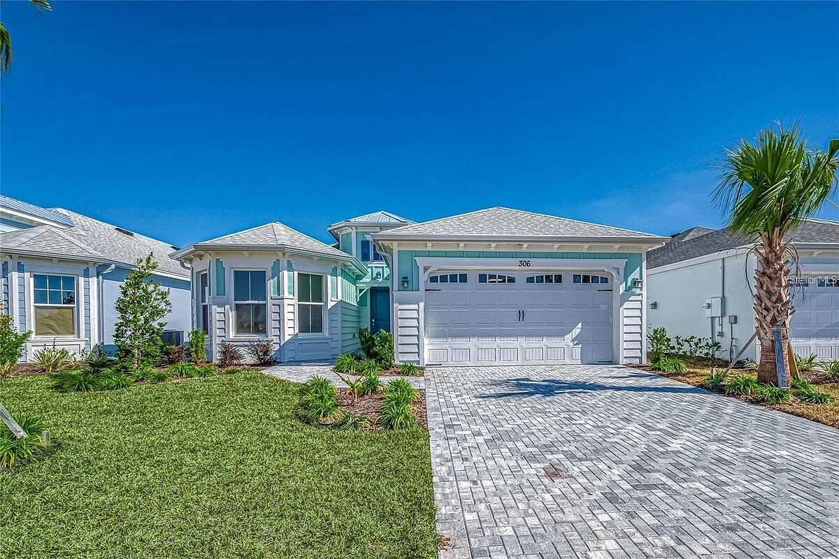 3 bed, 2.5 bath, 2110 sqft, $3,300 — Photo 1