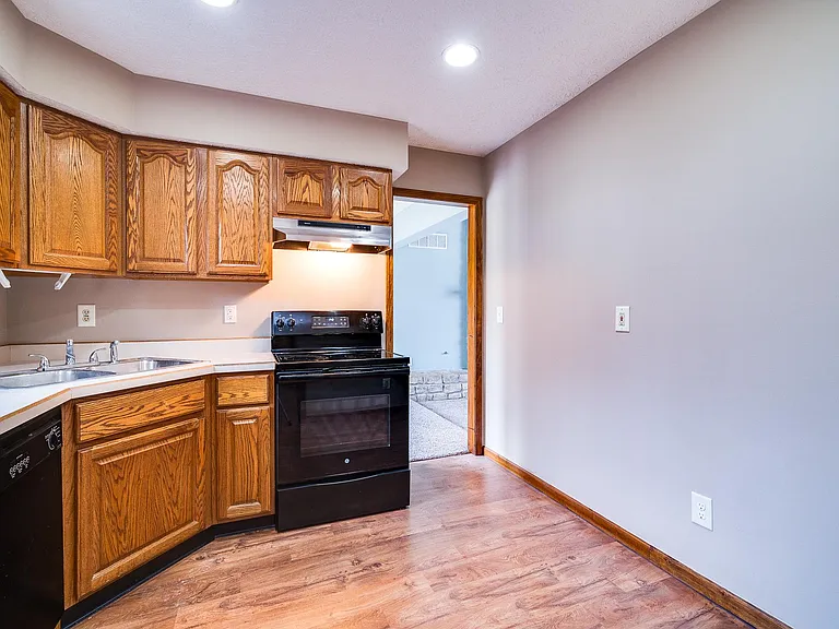 230 N Gebhart Church Rd — Photo 11