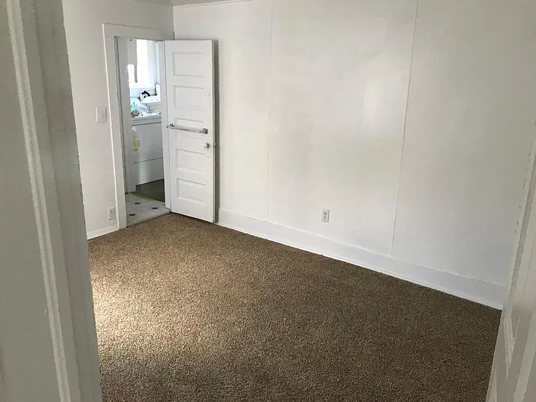 501 Clinton St — Photo 6