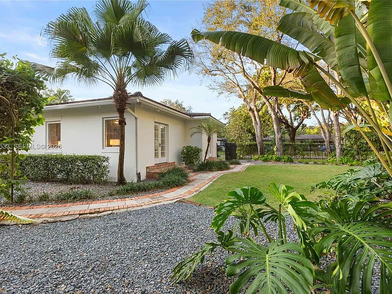 600 San Lorenzo Ave — Photo 43