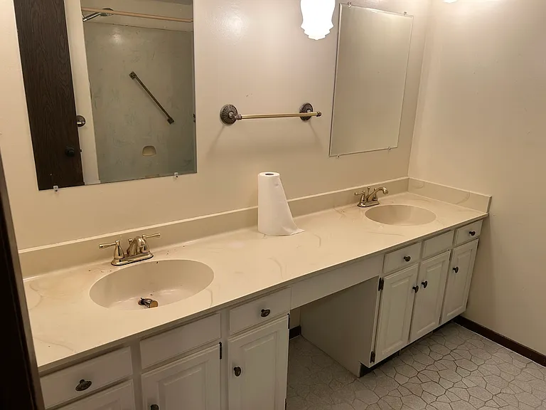 6554 Woodhall Dr — Photo 8