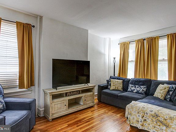 4th image of 4527 Devereaux St