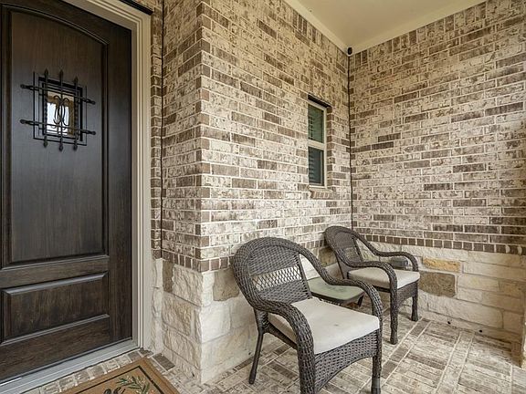 4th image of 1605 Graystone Hills Dr