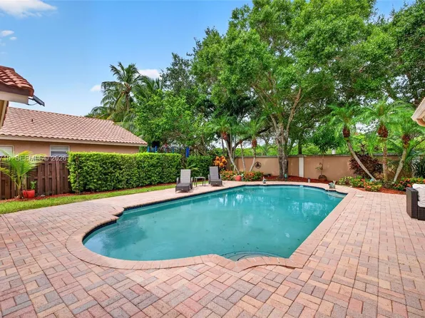581 NW 110th Ave, Plantation, FL 33324