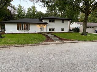 908 Randall Dr, Normal, IL 61761