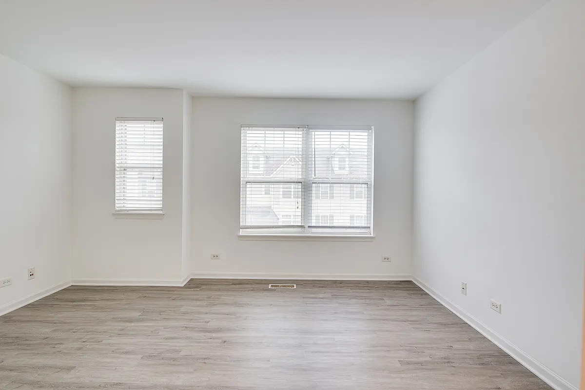 Building Photo - 401 N Commerce St #401