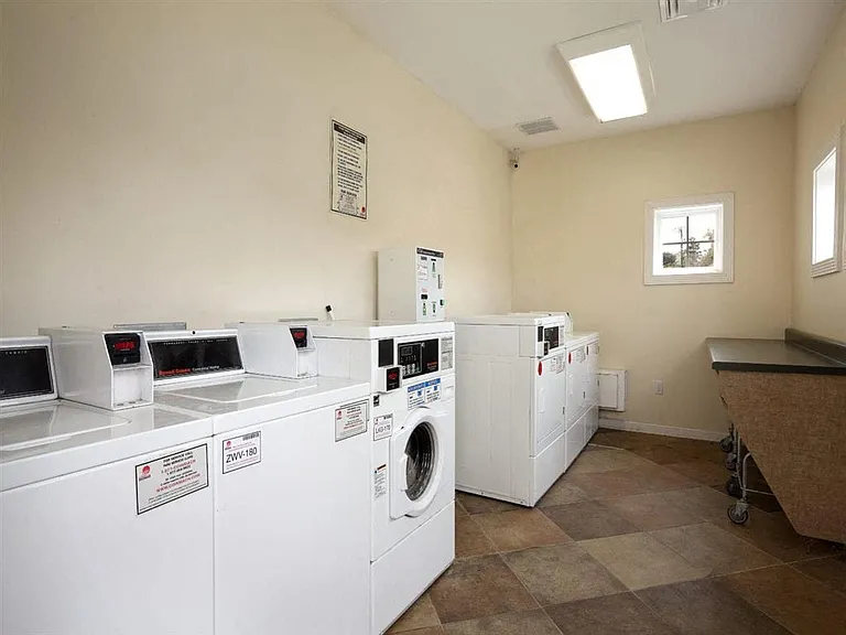 600 Spring Manor Cir — Photo 20
