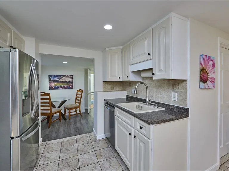 37 Locust St #1 — Photo 11