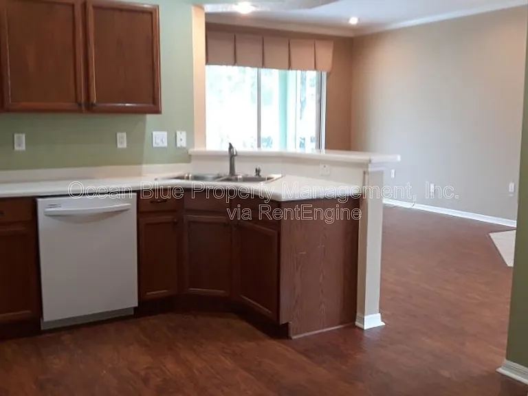 20716 Eustis Rd — Photo 9