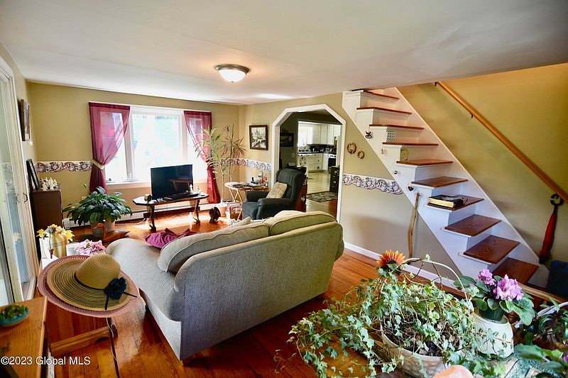 2nd image of 7 Baker Road