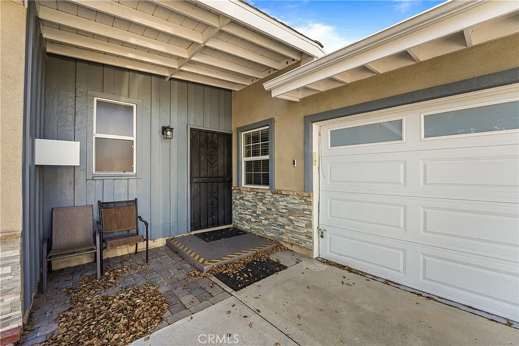 5 bed, 2474 sqft, $7,500 — Photo 2